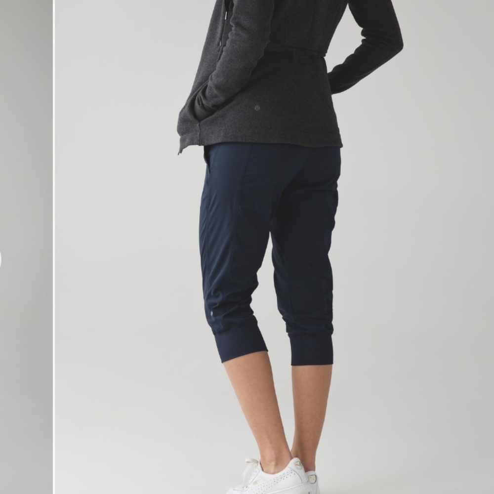 Lululemon In Flux Crop Inkwell - Picture 6 of 12